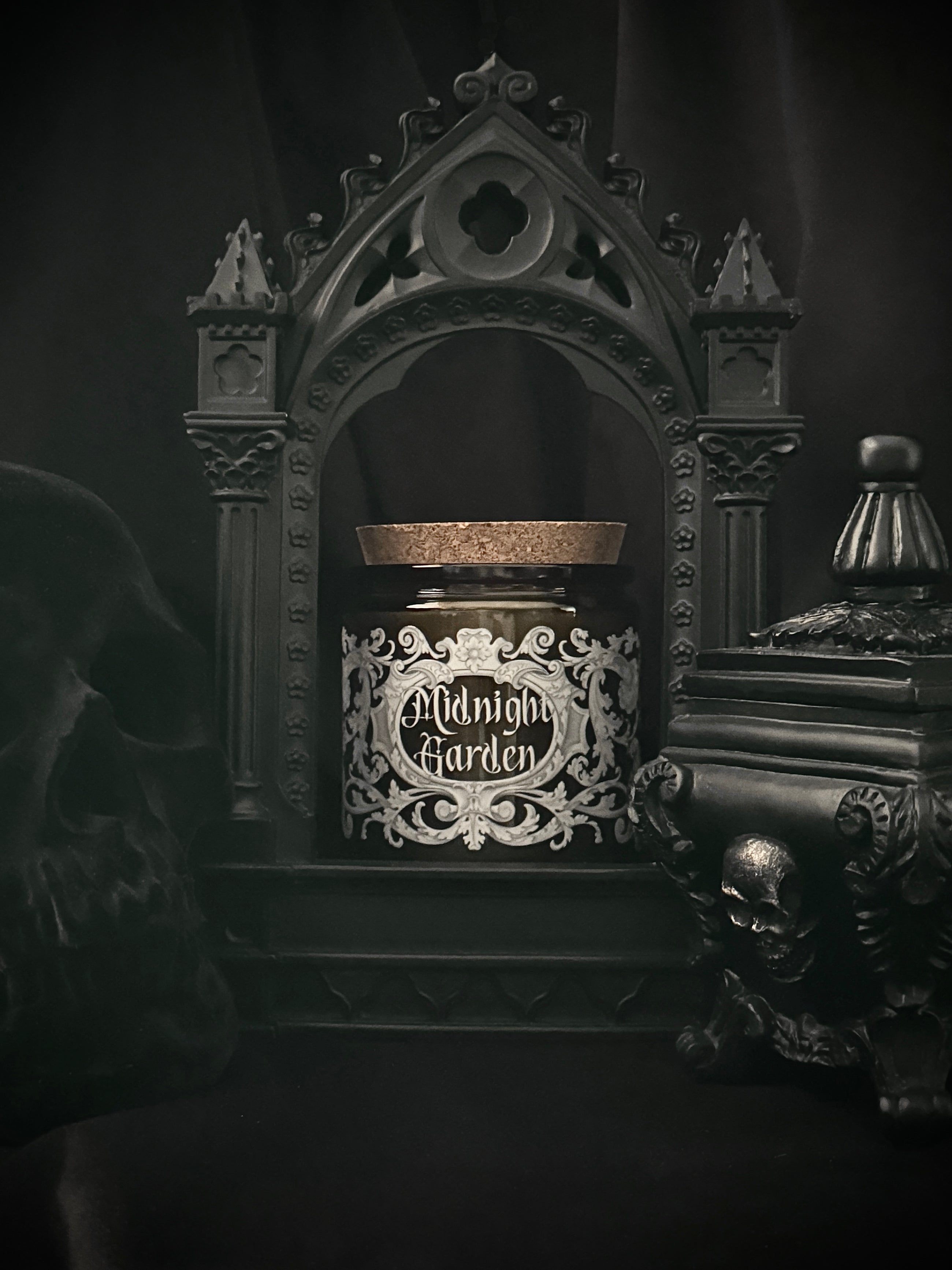Grand Apothecary Candle 13 oz~Midnight in the Garden
